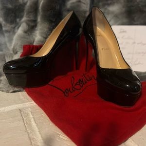 🛑SOLD🛑BEAUTIFUL Christian Louboutin patent leather platform heels.